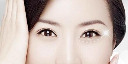 【割双眼皮哪里好？哪里正规专业？小编周末走访了这些地方！】