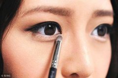 三种塑造人工卧蚕的方法 哪一种更适合你 width=