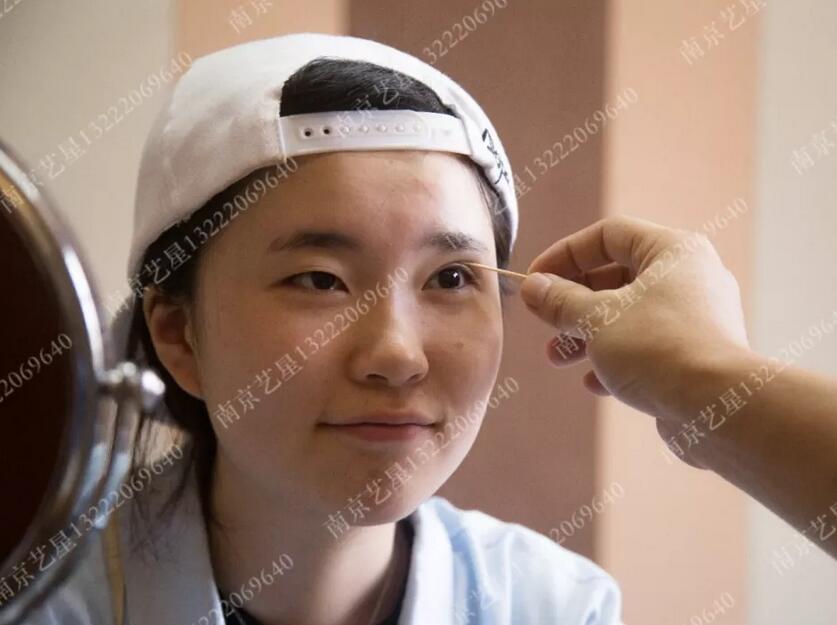 和娜娜同框！撞脸热巴！这个知乎女神真没整过？
