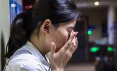 鼻子挺，眼睛大，没有下巴的话这些恐怕全得白搭？ width=