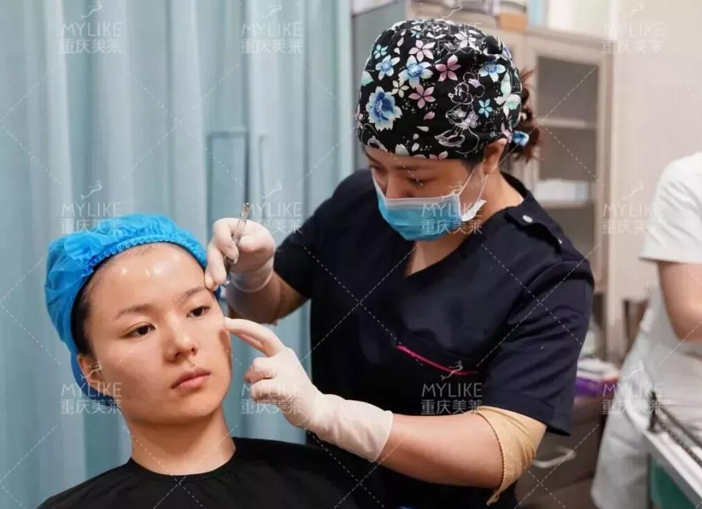 从痴迷自拍到卸掉所有自拍软件，她到底经历了神马？