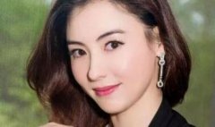 38岁张柏芝近照曝光，满脸玻尿酸表情僵硬，打扮土气堪比村姑 width=