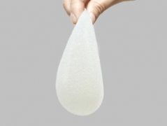做水滴形假体隆胸会不会有排斥? width=