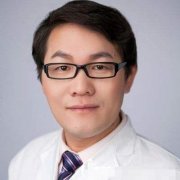 张少博——口碑棒棒的整形专家 width=