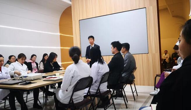 伊思官网？年轻化微整技术高峰论坛内蒙古站开启~