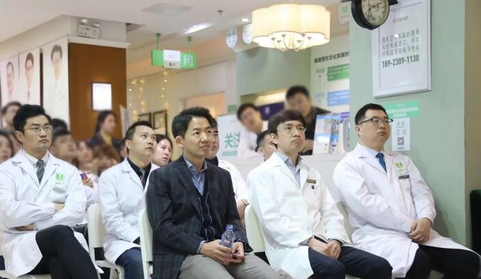 广州紫馨美容医院鼻新品震撼发布，曹仁昌领衔讲话~