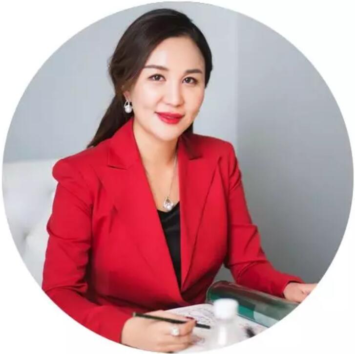 纳维凯尔较美BOSS难得齐聚，品穿搭，享高定，解读时尚话题~ width=