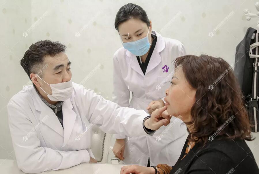 【百嘉丽公益救助】女诗人毁容，第6次调节后，她笑了……