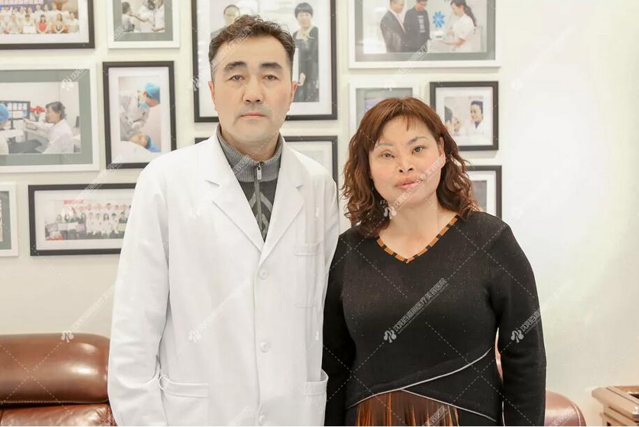 【百嘉丽公益救助】女诗人毁容，第6次调节后，她笑了……