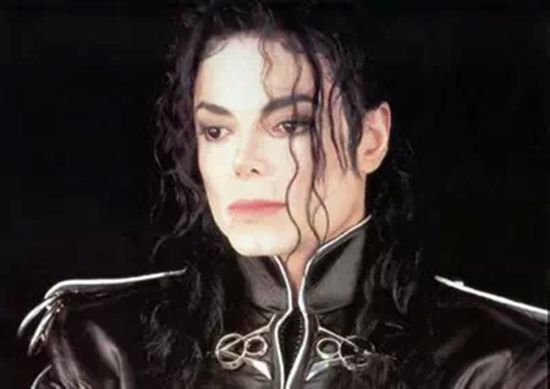 michael jackson整容换肤，解析michael jackson黑到白的种族跨越~