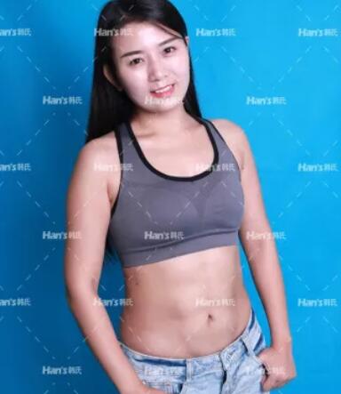 德国女警晒马甲线？你按我说的做，躺着也能拥有！