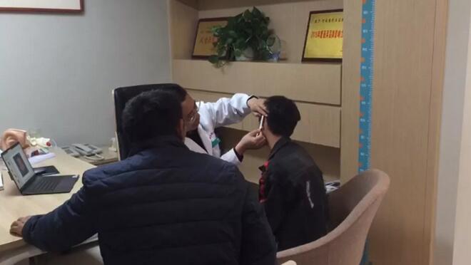张正文做小耳再造怎样