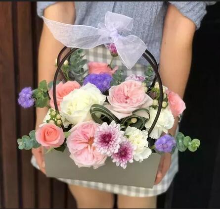 瑞澜医美4月30日高端花艺DIY沙龙派对，  优惠享不停，约吗?  
