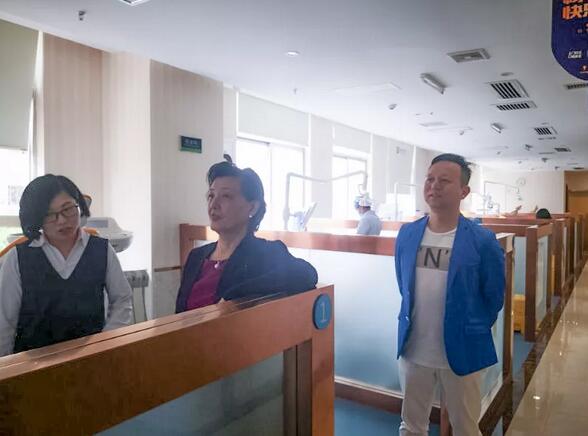 中国牙病防治所基金会王渤秘书长应邀来院指导~