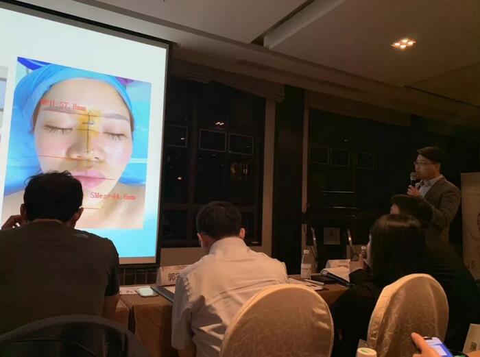 薇琳医美狄峰在鼻整形手术案例赛中荣获******名金刀奖！！