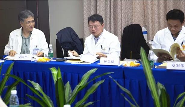 华韩专家荣任南京医科大学2019届硕士学位论文答辩会评委~