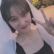 亲亲，这边不建议您一味根据流行做医美手术哦~ width=
