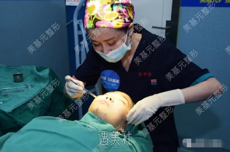 美基元整形医院做了面部脂肪填充，脸不再干瘪了~