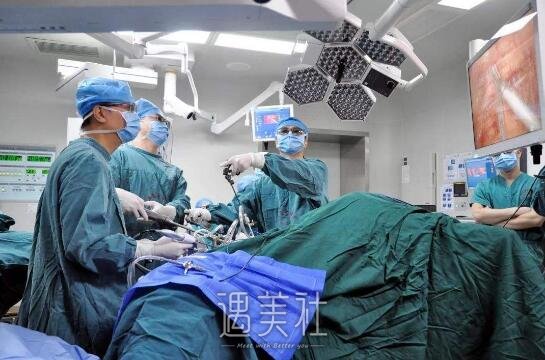 汕头市中心医院整形科靠谱吗?有木有2020年多方面价格表喃?