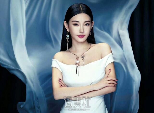 童菲整容前后
