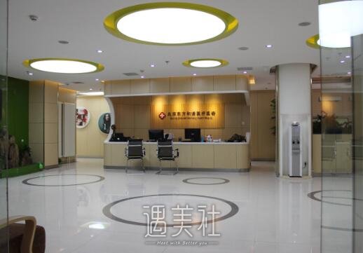 北京东方和谐医院冯斌医生技术如何?隆胸案例及果图流出~