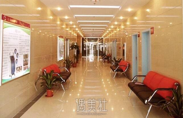 安徽医大第四附属医院整形科怎么样?有木有2020年多方面价格表喃?