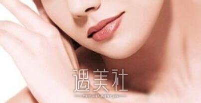 垫下巴