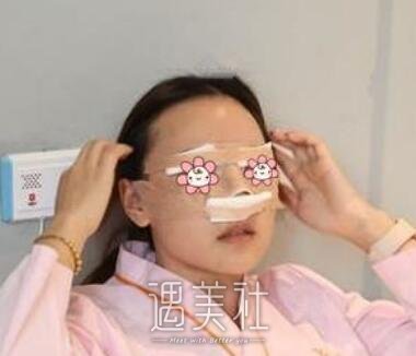 黄文,隆鼻