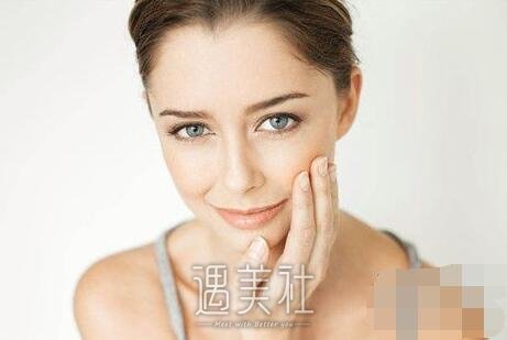 假体垫鼻基底