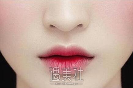 上海九院,嘴角上扬
