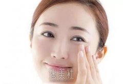 经常笑会长鱼尾纹？分不清笑纹和鱼尾纹迟早会让你吃大亏！ width=
