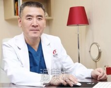 何晋龙整容失败案例有没有哦？做成功的也行~ width=